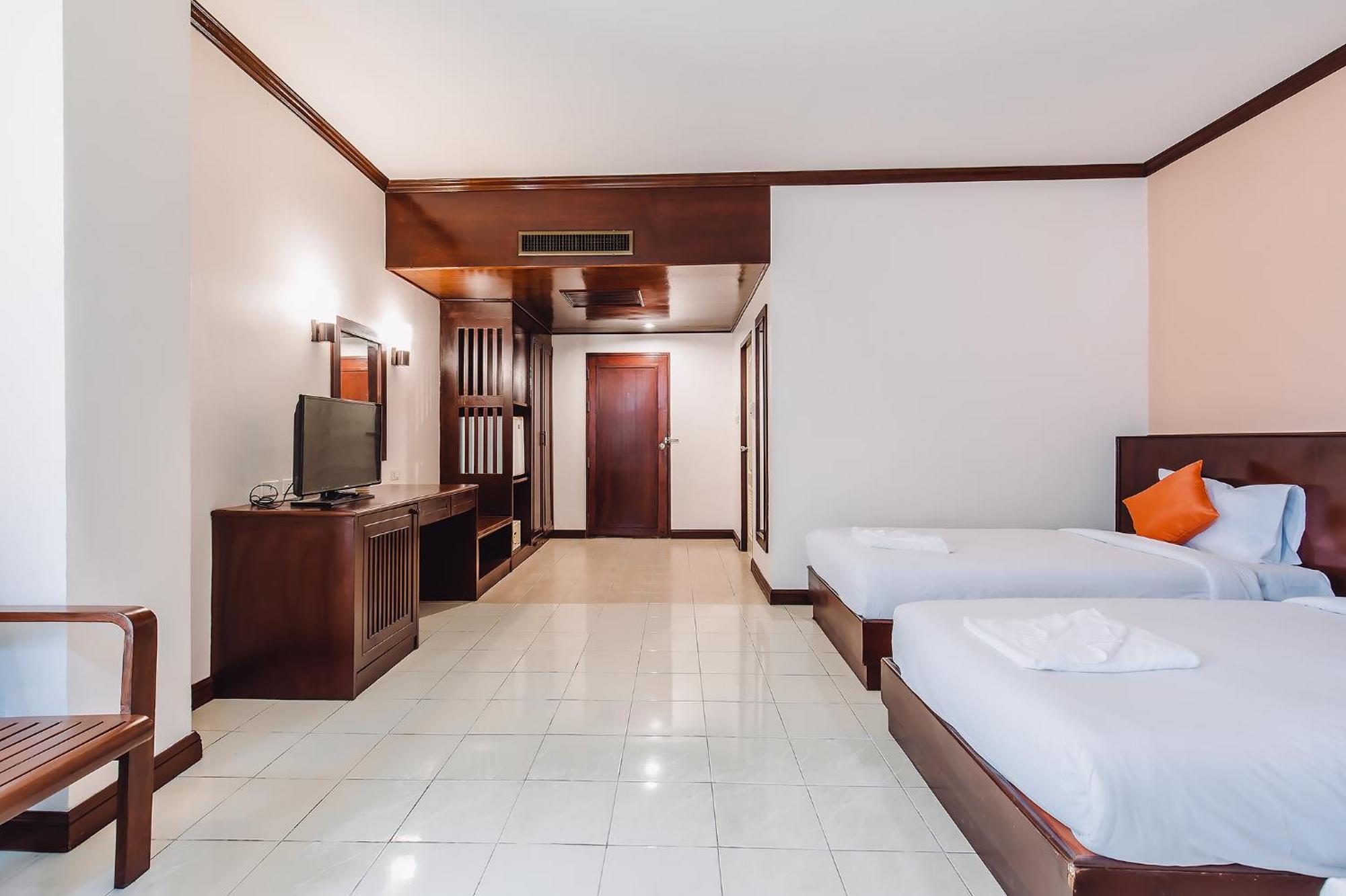 Bauman-Ville Hotel Patong Exterior foto