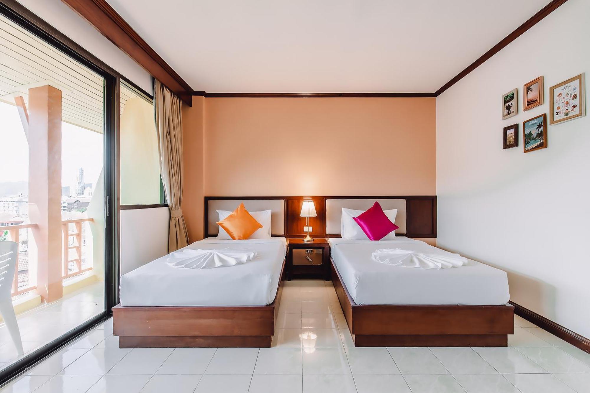 Bauman-Ville Hotel Patong Exterior foto