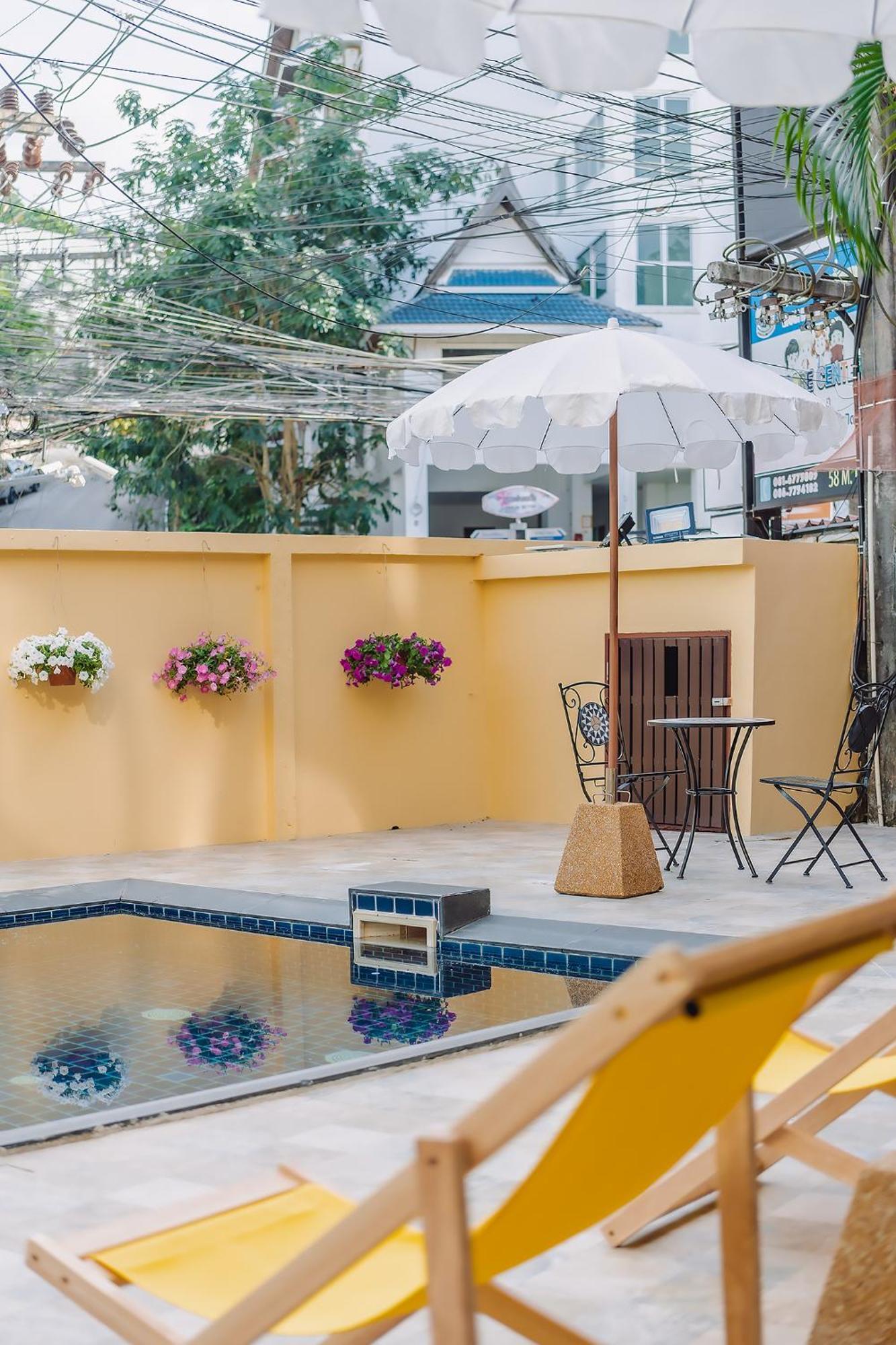 Bauman-Ville Hotel Patong Exterior foto